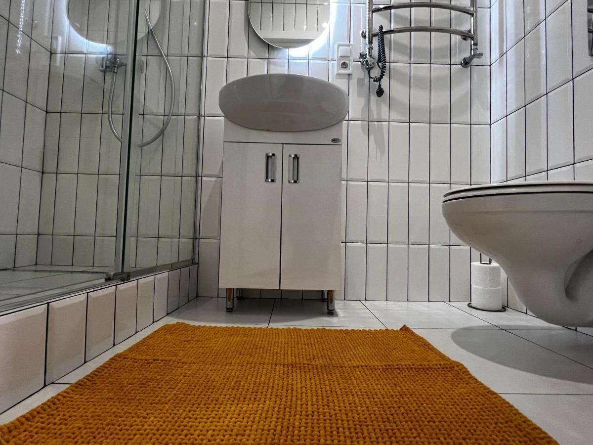Apartment Lesya Kurbasa Λβιβ Εξωτερικό φωτογραφία