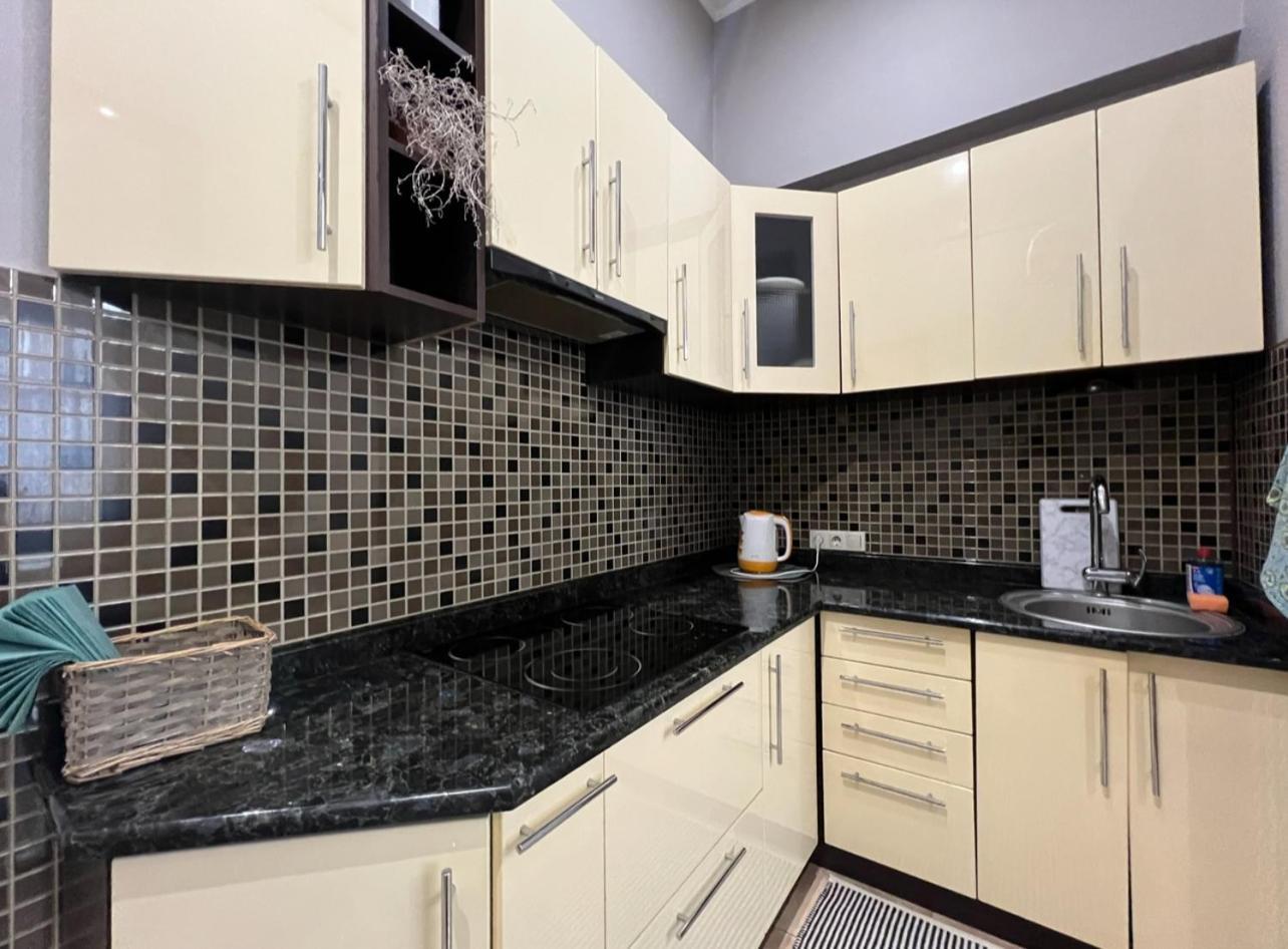 Apartment Lesya Kurbasa Λβιβ Εξωτερικό φωτογραφία