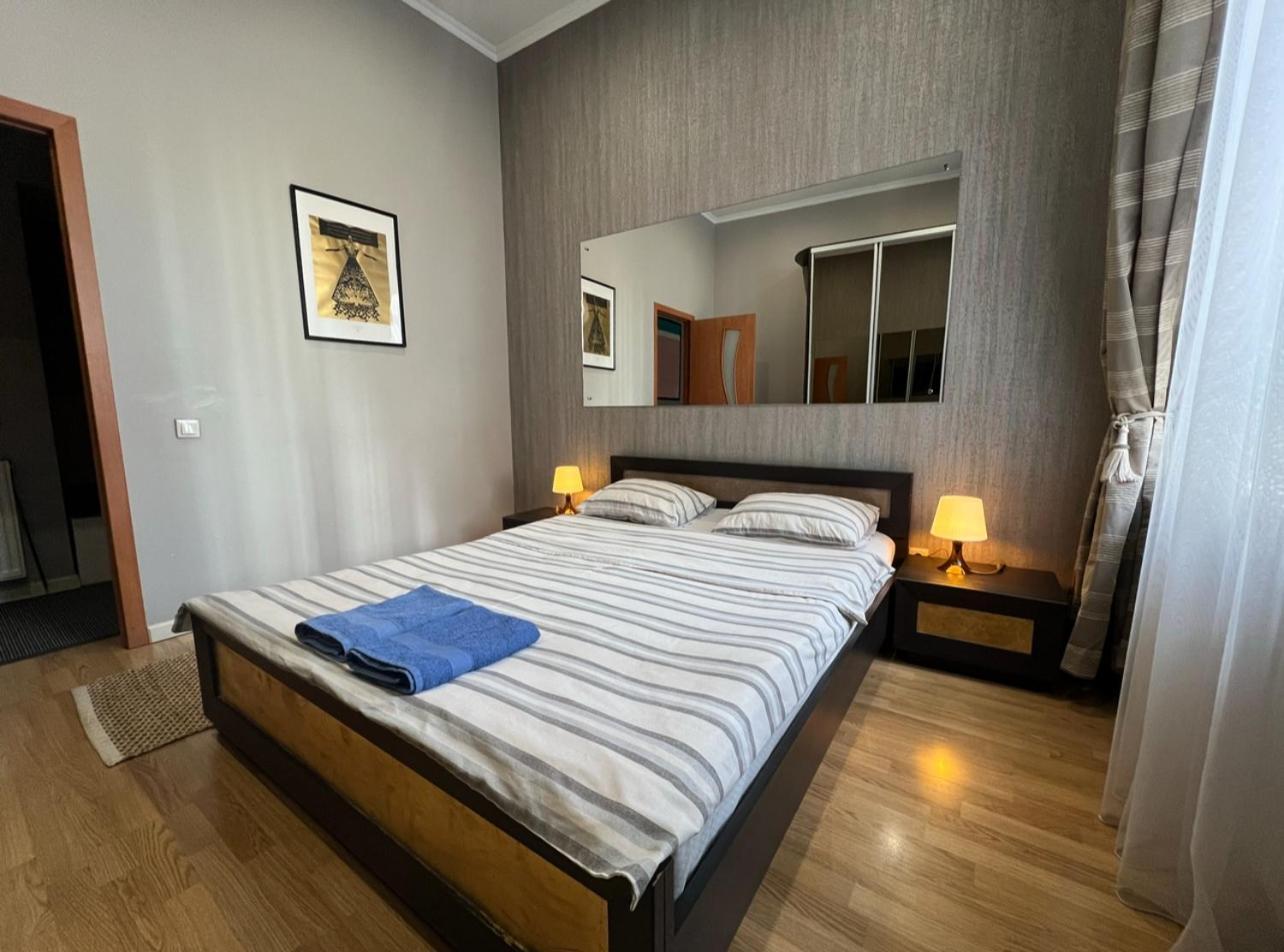 Apartment Lesya Kurbasa Λβιβ Εξωτερικό φωτογραφία