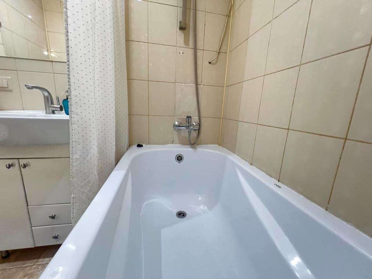 Apartment Lesya Kurbasa Λβιβ Εξωτερικό φωτογραφία