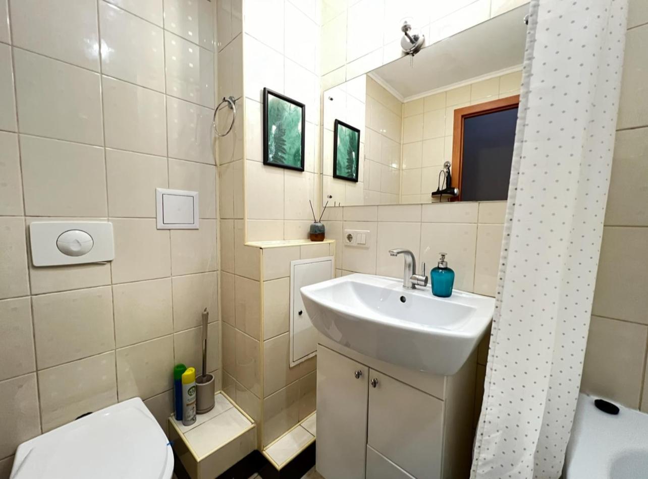 Apartment Lesya Kurbasa Λβιβ Εξωτερικό φωτογραφία