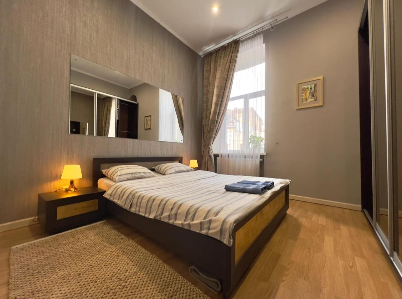 Apartment Lesya Kurbasa Λβιβ Εξωτερικό φωτογραφία